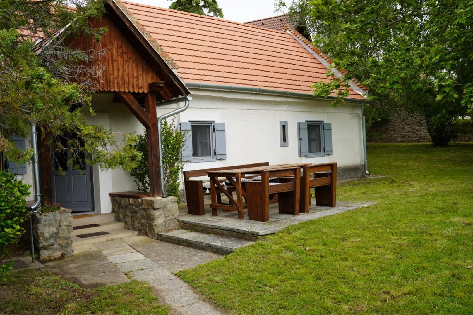 A la maison - épp mint otthon Szentbékkálla Kültér fotó